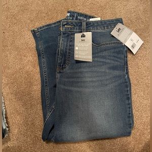 Lee Midrise Capris NWT